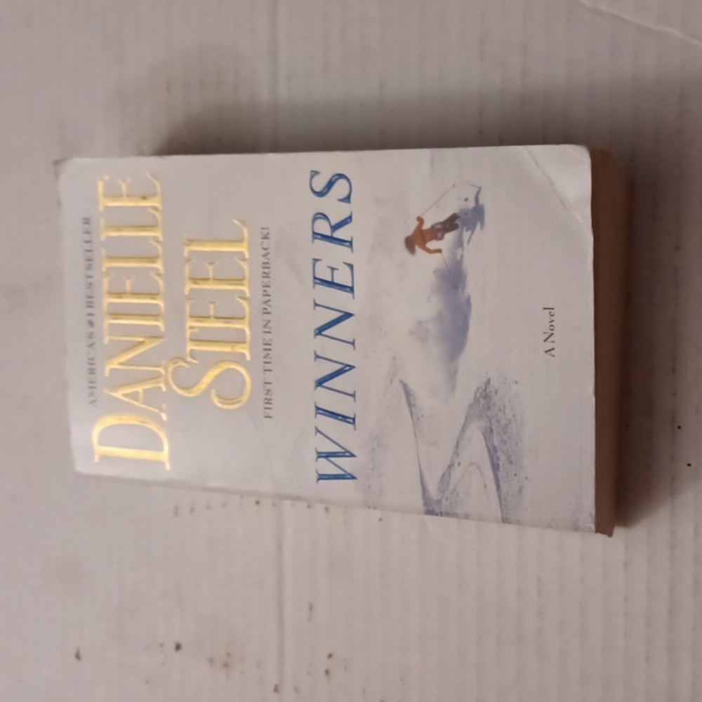 $4 Add-on - "Winners" by Danielle Steel - Paperback Novel